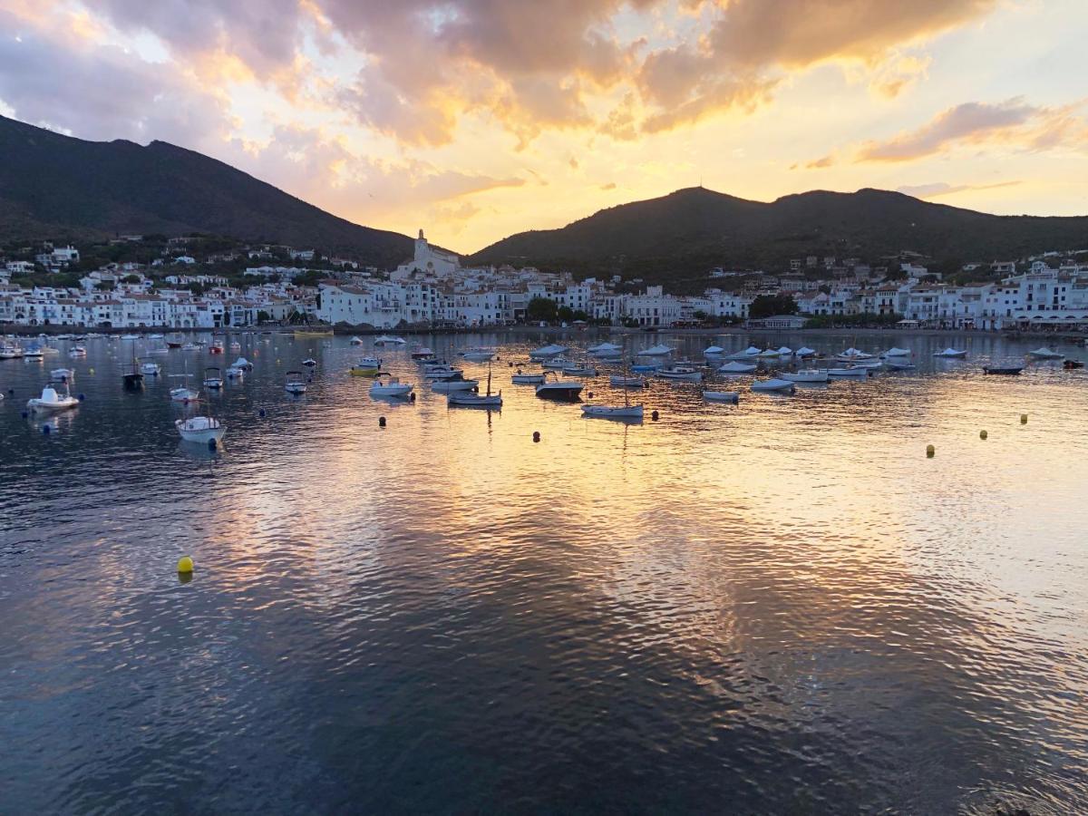 Apartamento Con Vistas Al Mar Cadaques Bagian luar foto